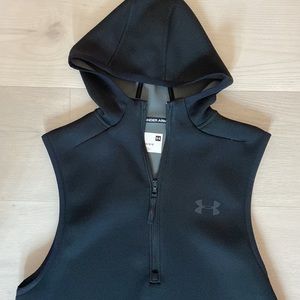 UNDER ARMOUR sleeveless hoodie !